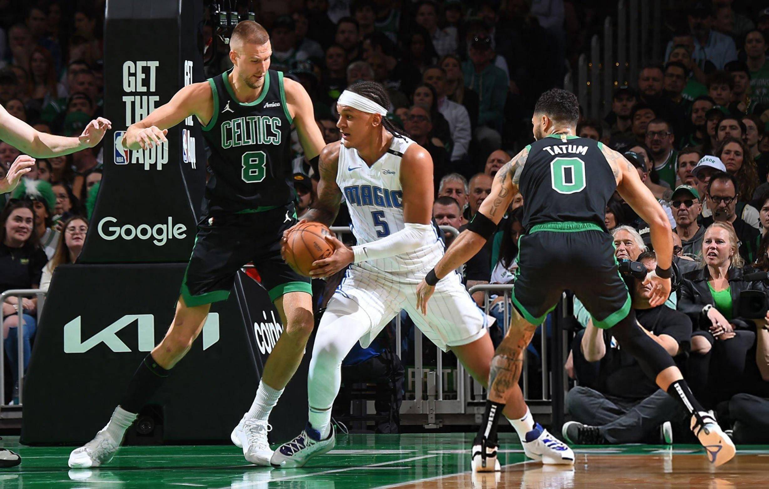 NBA季后赛篮网横扫凯尔特人，晋级东部决赛