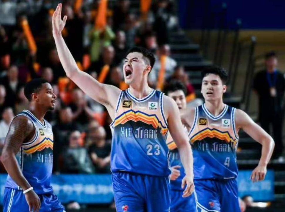 新疆男篮在关键时刻逆转比赛