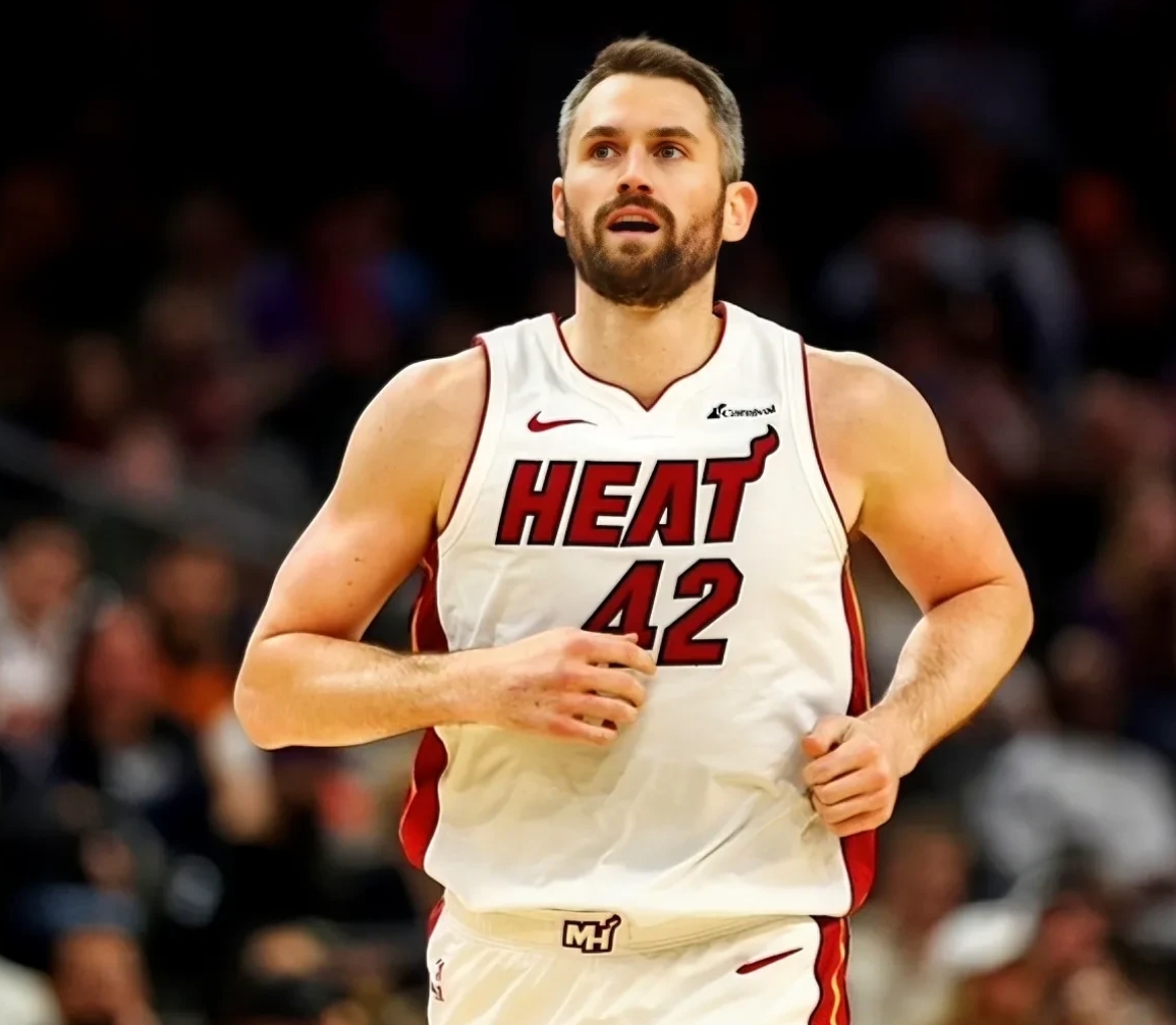 公牛击败热火,继续不败纪录 公牛击败热火,继续不败纪录