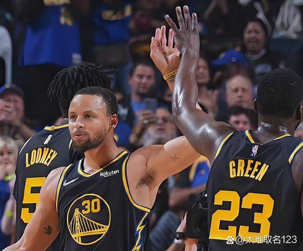 勇士主场力克湖人,库里砍下40分 勇士主场力克湖人,库里砍下40分