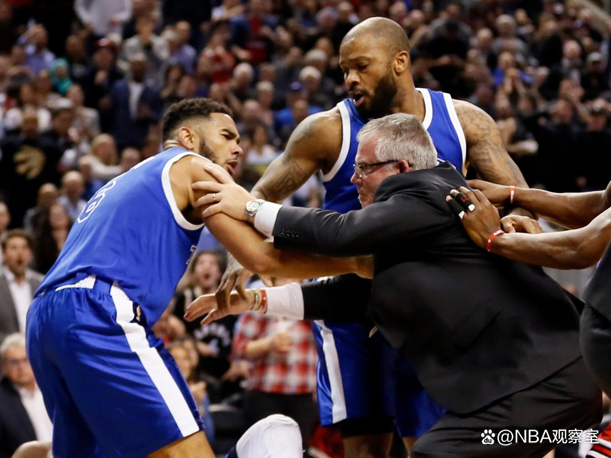 包含雄鹿不敌小牛，遭遇季后赛三连败的词条