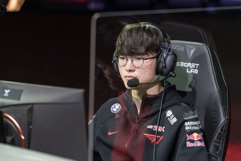 关于EG碾压GEN，Zeus拿下关键大龙峡谷大战八强赛，技惊四座的信息